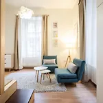 Goldenfeet Budapešť