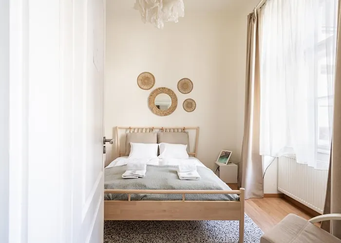 Goldenfeet * Budapest